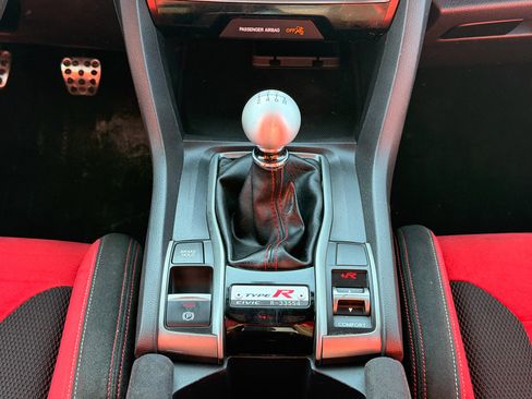Used 2019 Honda Civic Type R image 22