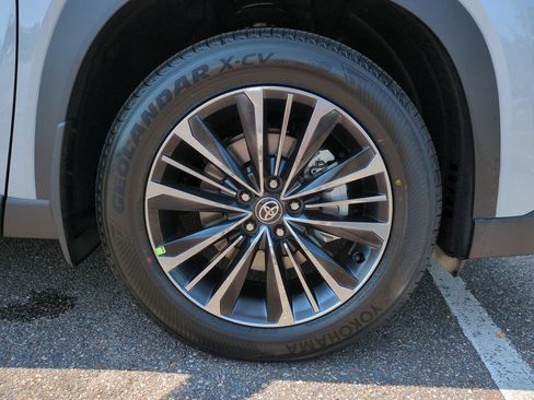 New 2026 Toyota Grand Highlander AWD Hybrid image 11