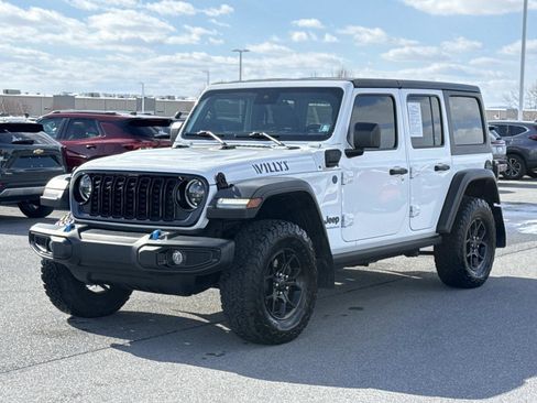 Used 2024 Jeep Wrangler Willys image 27