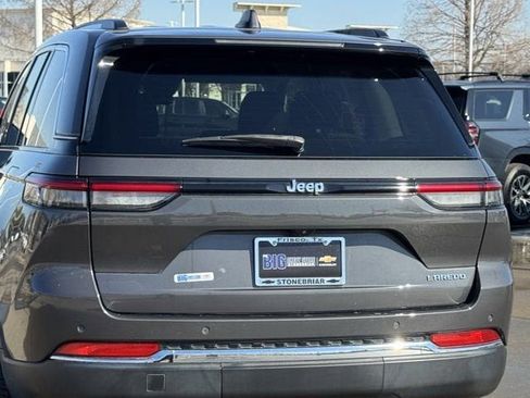 Used 2023 Jeep Grand Cherokee Laredo image 8