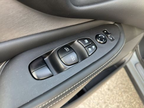 Certified 2023 Nissan Murano SV w/ SV Midnight Edition Package AWD/4WD image 12