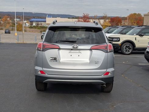 Used 2018 Toyota RAV4 XLE image 8