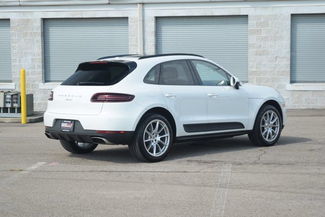 Used 2018 Porsche Macan AWD/4WD image 30