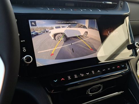 New 2026 Jeep Grand Cherokee Limited image 13