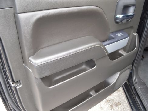 Used 2018 Chevrolet Silverado 1500 LTZ Z71 w/ LTZ Plus Package AWD/4WD image 18