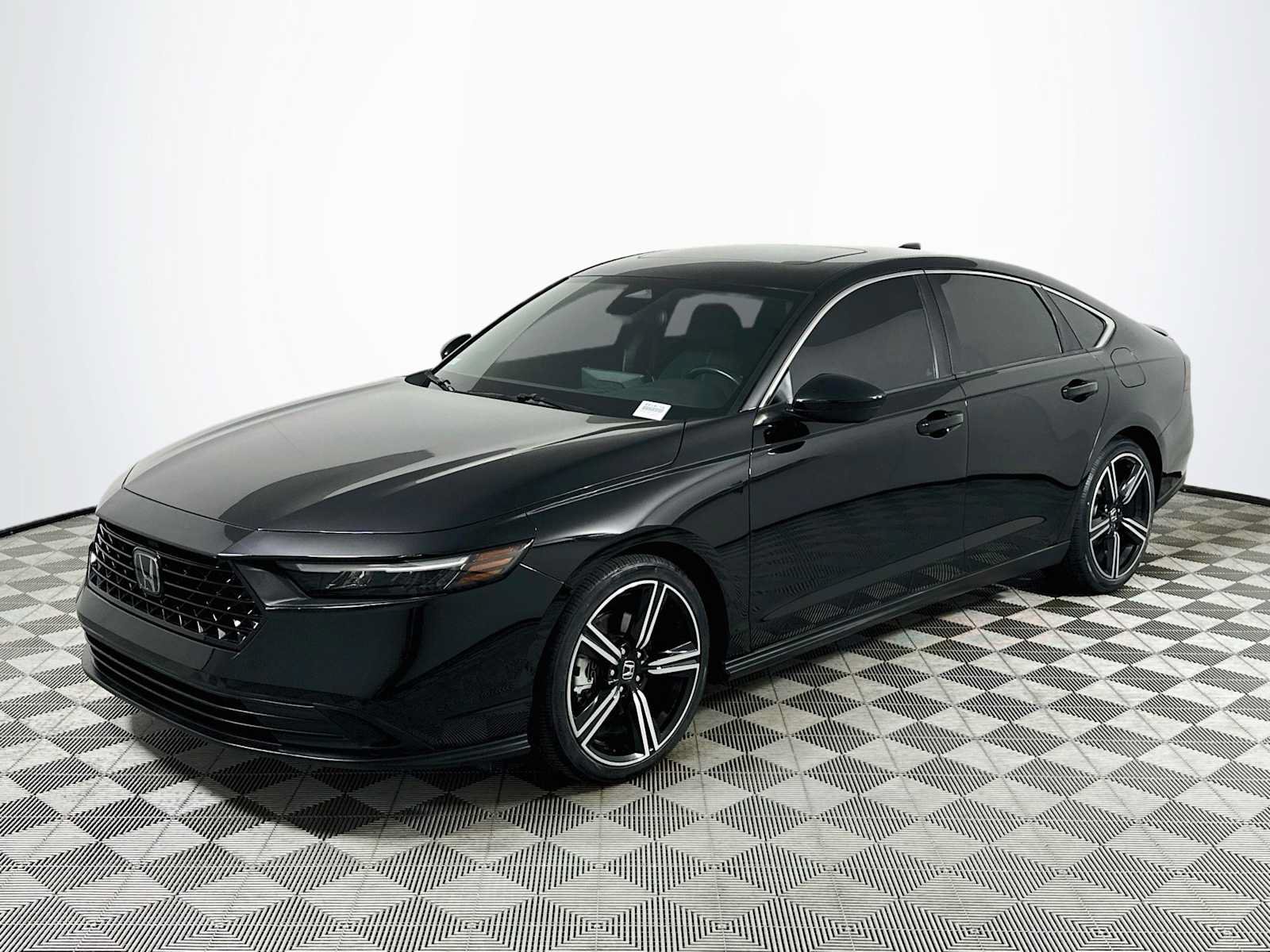 Used 2023 Honda Accord Sport image 3