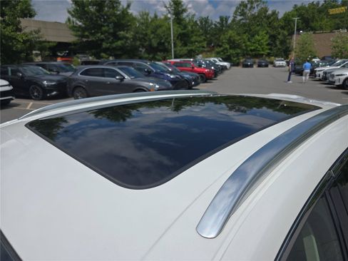 Used 2023 Lincoln Nautilus Reserve w/ Equipment Group 201A AWD/4WD image 11