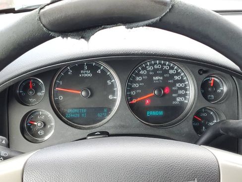 Used 2013 GMC Yukon SLE w/ Convenience Package AWD/4WD image 16