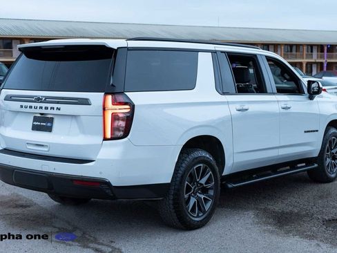 Used 2022 Chevrolet Suburban Z71 image 5