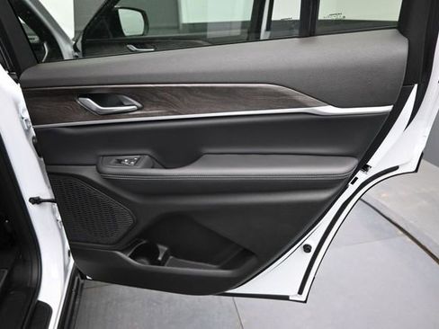 New 2026 Jeep Grand Cherokee L 4WD image 23