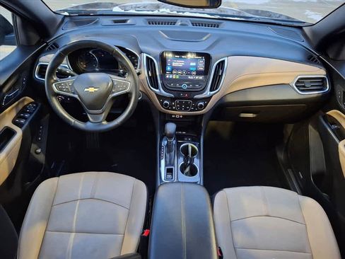 Used 2023 Chevrolet Equinox Premier image 12