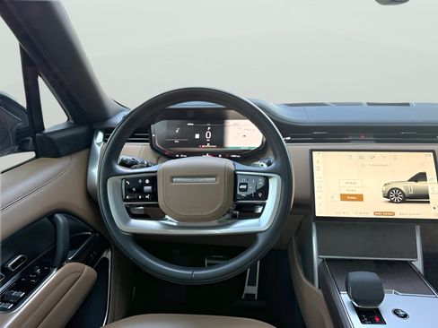Certified 2025 Land Rover Range Rover SE AWD/4WD image 10