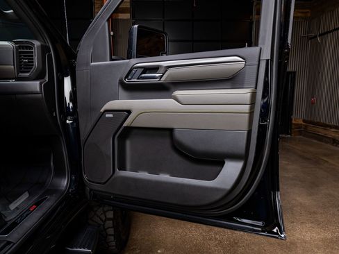 Used 2025 Chevrolet Silverado 2500 ZR2 image 35