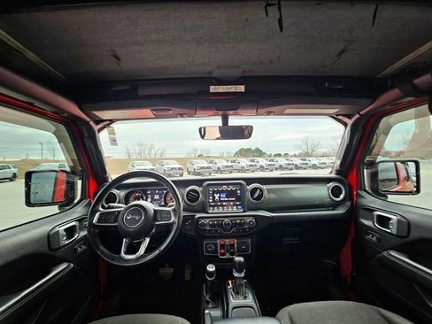 Used 2020 Jeep Wrangler Unlimited Sahara image 12