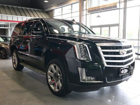 Used 2015 Cadillac Escalade Luxury AWD/4WD image 3