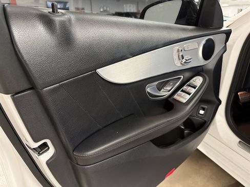 Used 2019 Mercedes-Benz C 300 Sedan image 19
