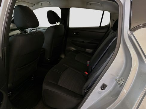 Used 2018 Nissan Leaf SV image 29