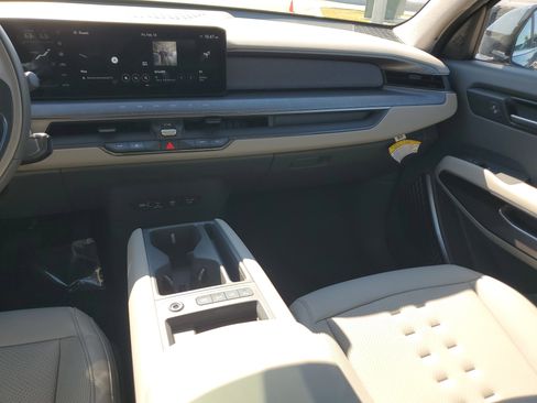 Used 2026 Kia EV9 Wind image 20