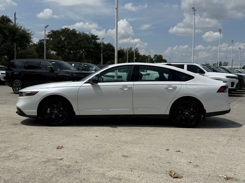 Used 2025 Honda Accord Sport image 8