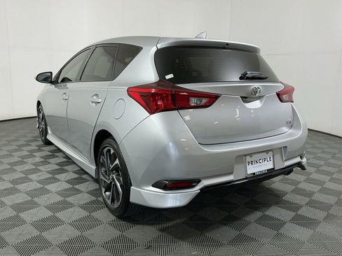 Used 2018 Toyota Corolla iM FWD image 7