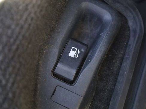 Used 2011 Subaru Outback 2.5i image 15