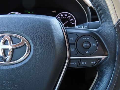 Used 2021 Toyota Avalon XLE image 21