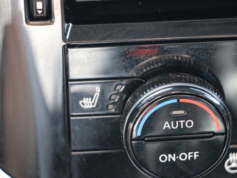 Used 2024 Nissan Rogue Platinum w/ Platinum Premium Package image 25