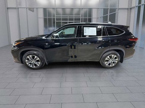 Certified 2022 Toyota Highlander XLE image 5