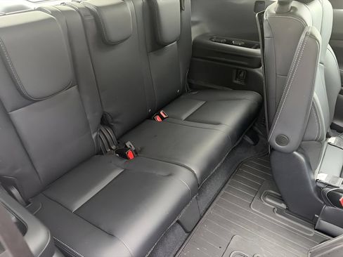 Used 2023 Subaru Ascent Limited AWD/4WD image 17