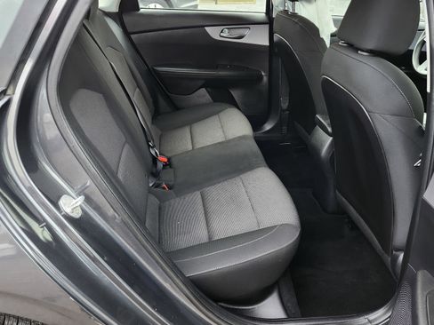Used 2022 Kia Forte LXS image 17