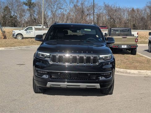 Used 2025 Jeep Wagoneer Series II image 8
