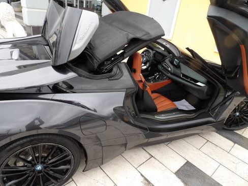 Used 2019 BMW i8 Roadster image 33