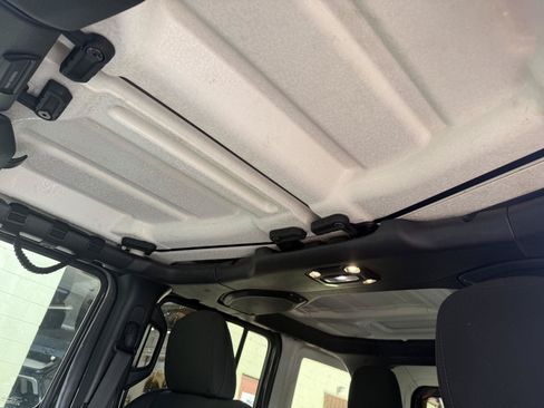 Used 2019 Jeep Wrangler Unlimited Sport S AWD/4WD image 15