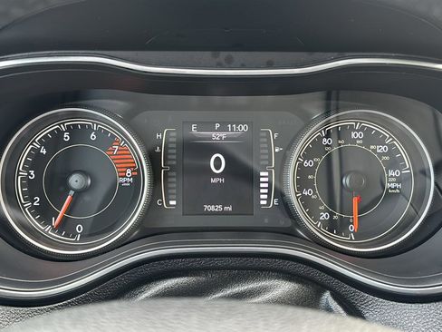 Used 2019 Jeep Cherokee Latitude w/ Cold Weather Group image 16