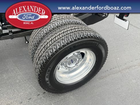 New 2025 Ford F350 XL w/ XL Chrome Package image 11