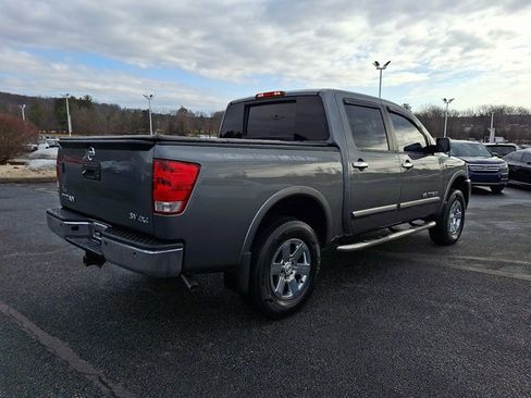 Used 2015 Nissan Titan SV w/ SV Value Truck Package image 9