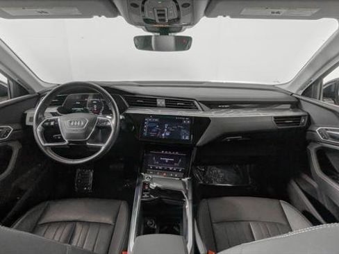 Used 2021 Audi e-tron Premium w/ Towing Package image 27