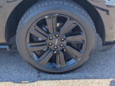 Used 2022 Lincoln Navigator Reserve image 10