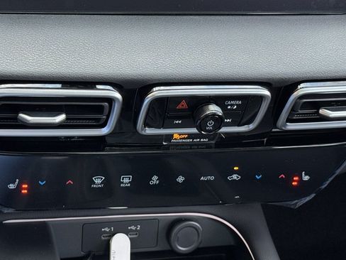 New 2026 Nissan Sentra SR w/ SR Premium Package FWD image 22