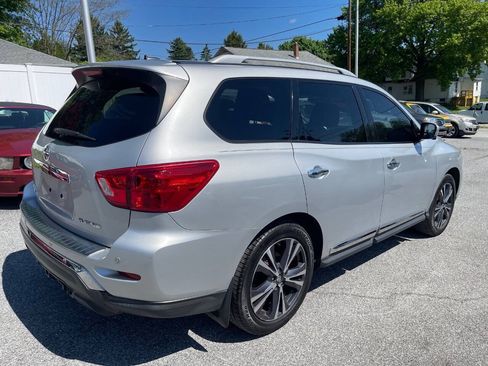 Used 2017 Nissan Pathfinder Platinum FWD image 6