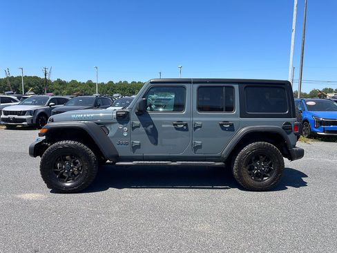 Used 2024 Jeep Wrangler Unlimited AWD/4WD image 2