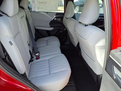Used 2026 Mitsubishi Outlander SEL FWD image 10