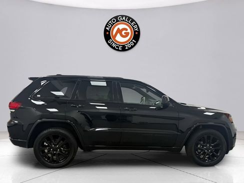 Used 2018 Jeep Grand Cherokee Altitude image 8