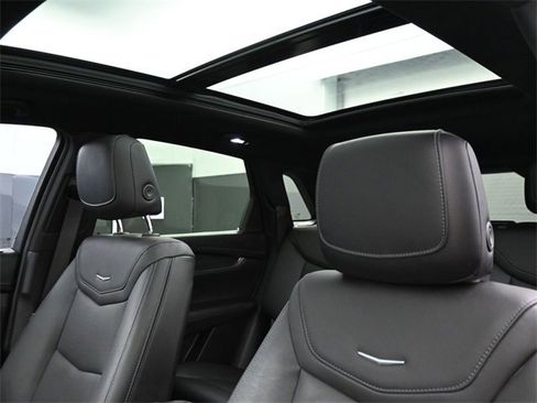 Used 2022 Cadillac XT5 Premium Luxury image 10