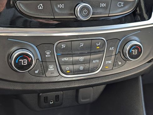 Used 2019 Chevrolet Traverse LT AWD/4WD image 42