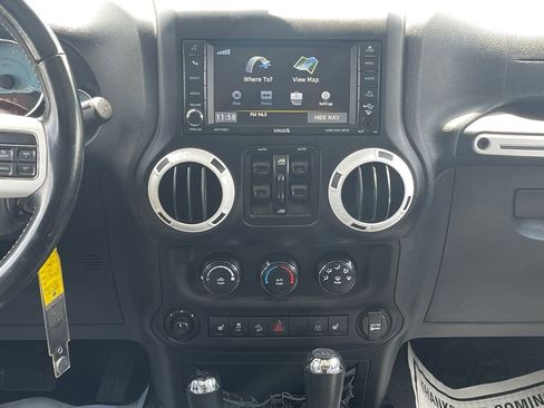 Used 2014 Jeep Wrangler Unlimited Sahara AWD/4WD image 27