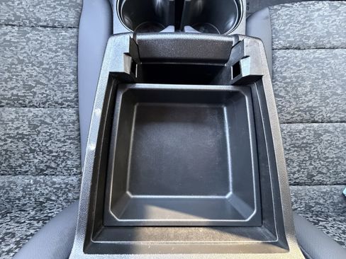 Used 2024 Chevrolet Colorado Z71 w/ Z71 Convenience Package 2 image 23