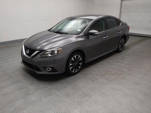 Used 2019 Nissan Sentra SR FWD image 2