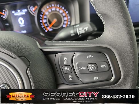 New 2025 Jeep Gladiator Sport image 17