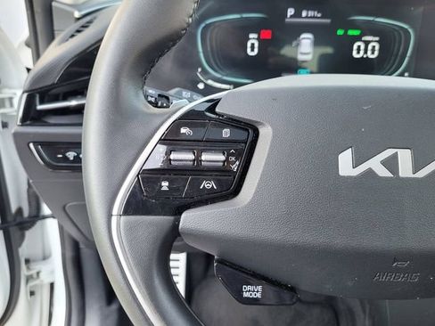 Certified 2025 Kia Niro EX Touring FWD image 23